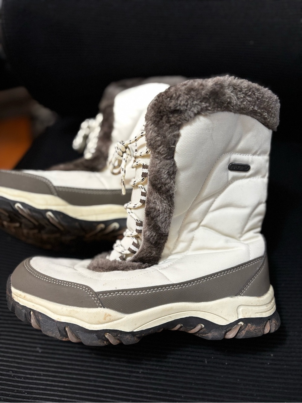 Insulated Women's Winter Snow Boots - Cream & Gray
